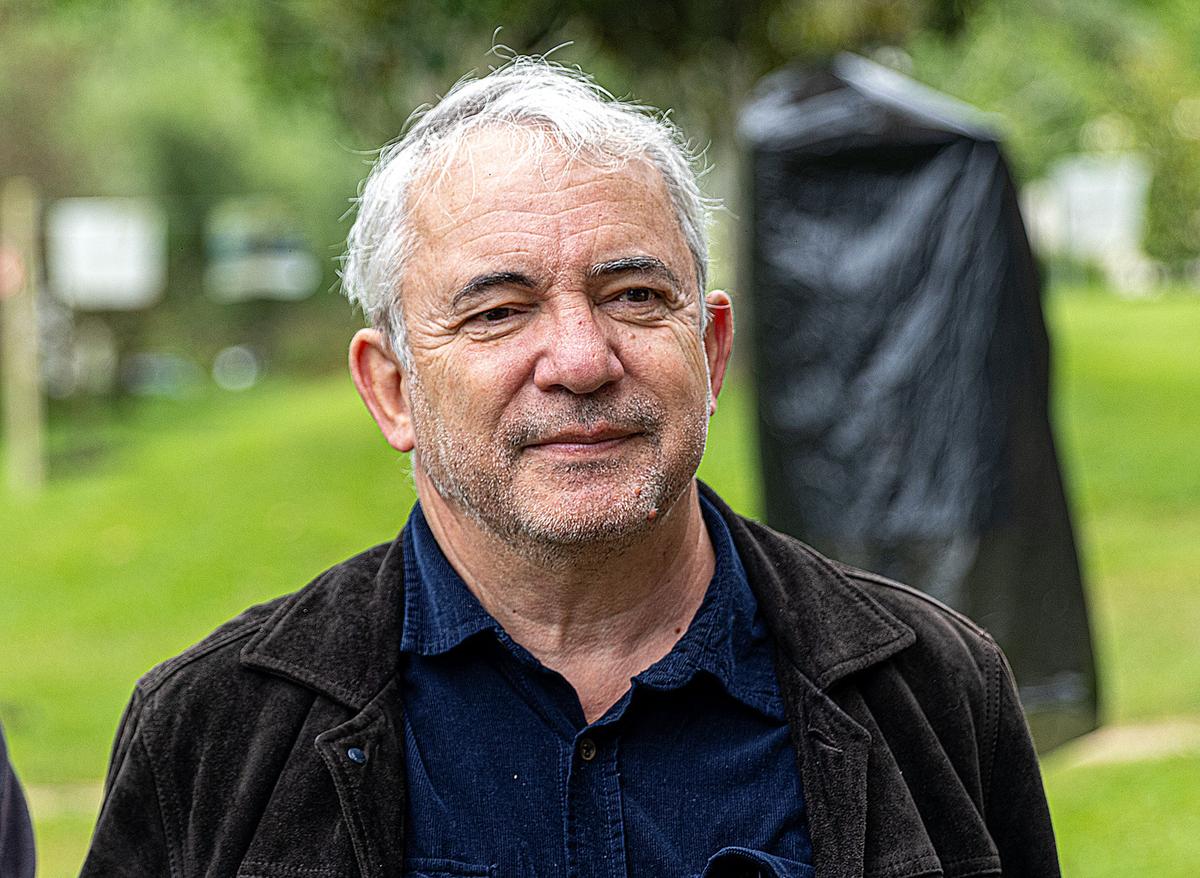 Ren Cazetien, un des fils dAndr Cazetien, tait prsent. Claude Jouanserre